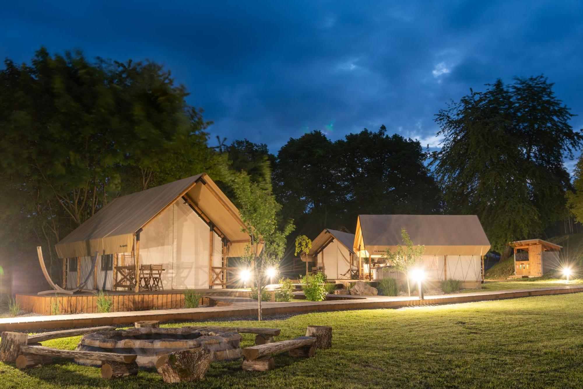 Banská Štiavnica Forrest Glamping酒店 外观 照片