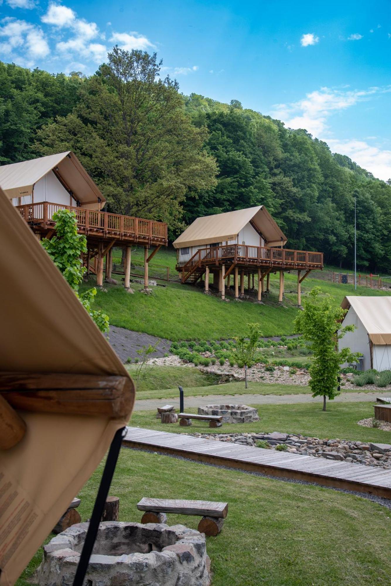 Banská Štiavnica Forrest Glamping酒店 外观 照片