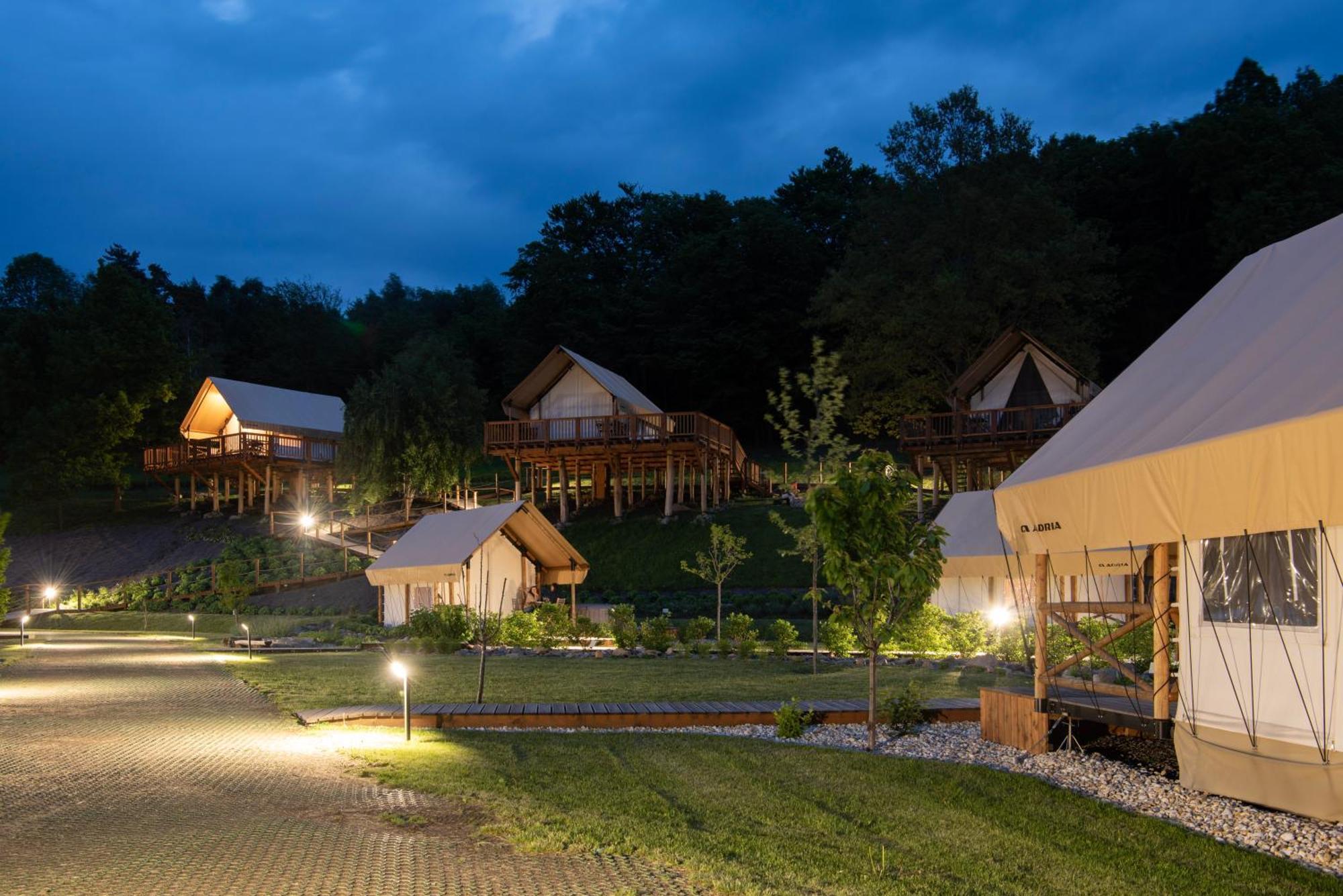 Banská Štiavnica Forrest Glamping酒店 外观 照片
