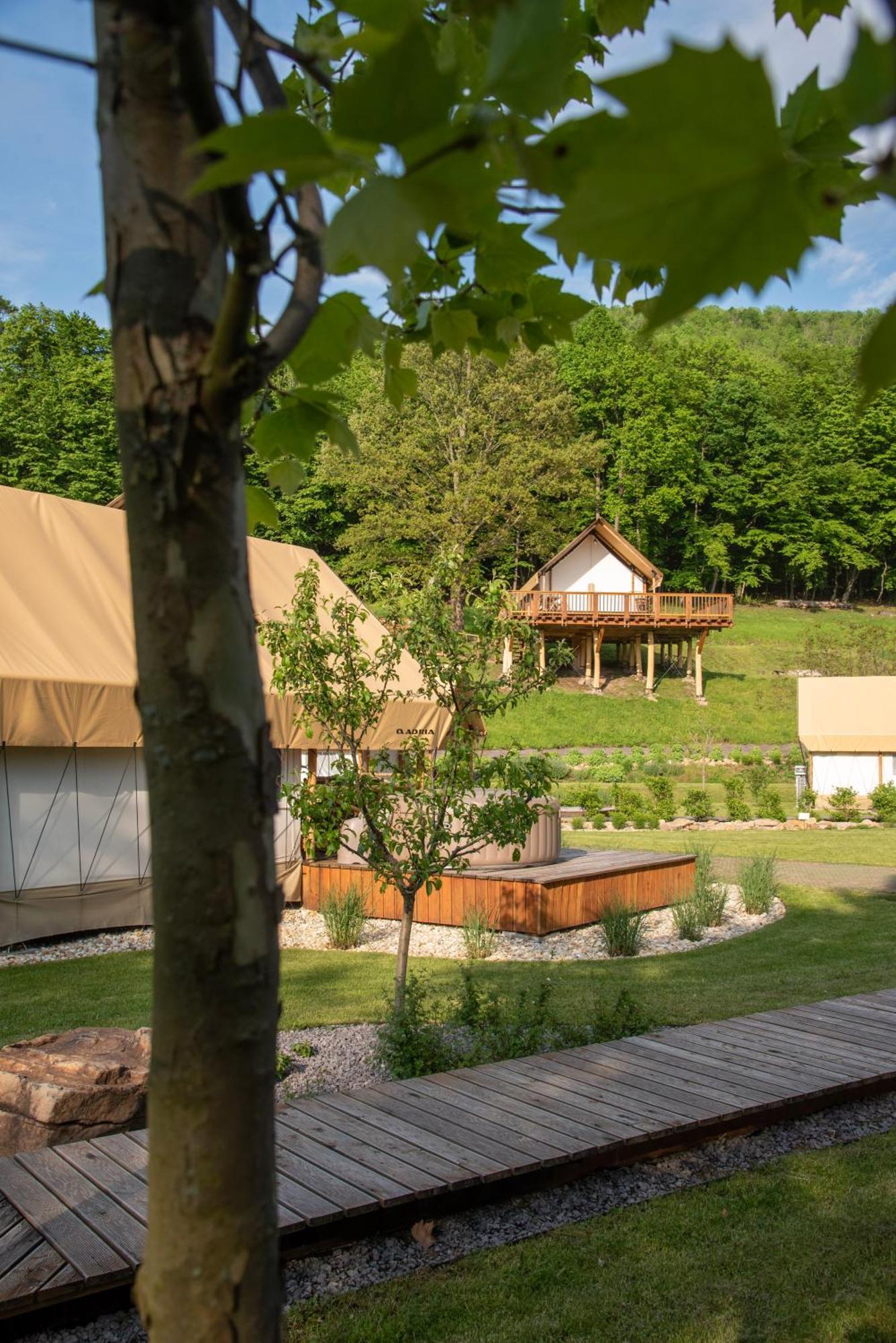 Banská Štiavnica Forrest Glamping酒店 外观 照片