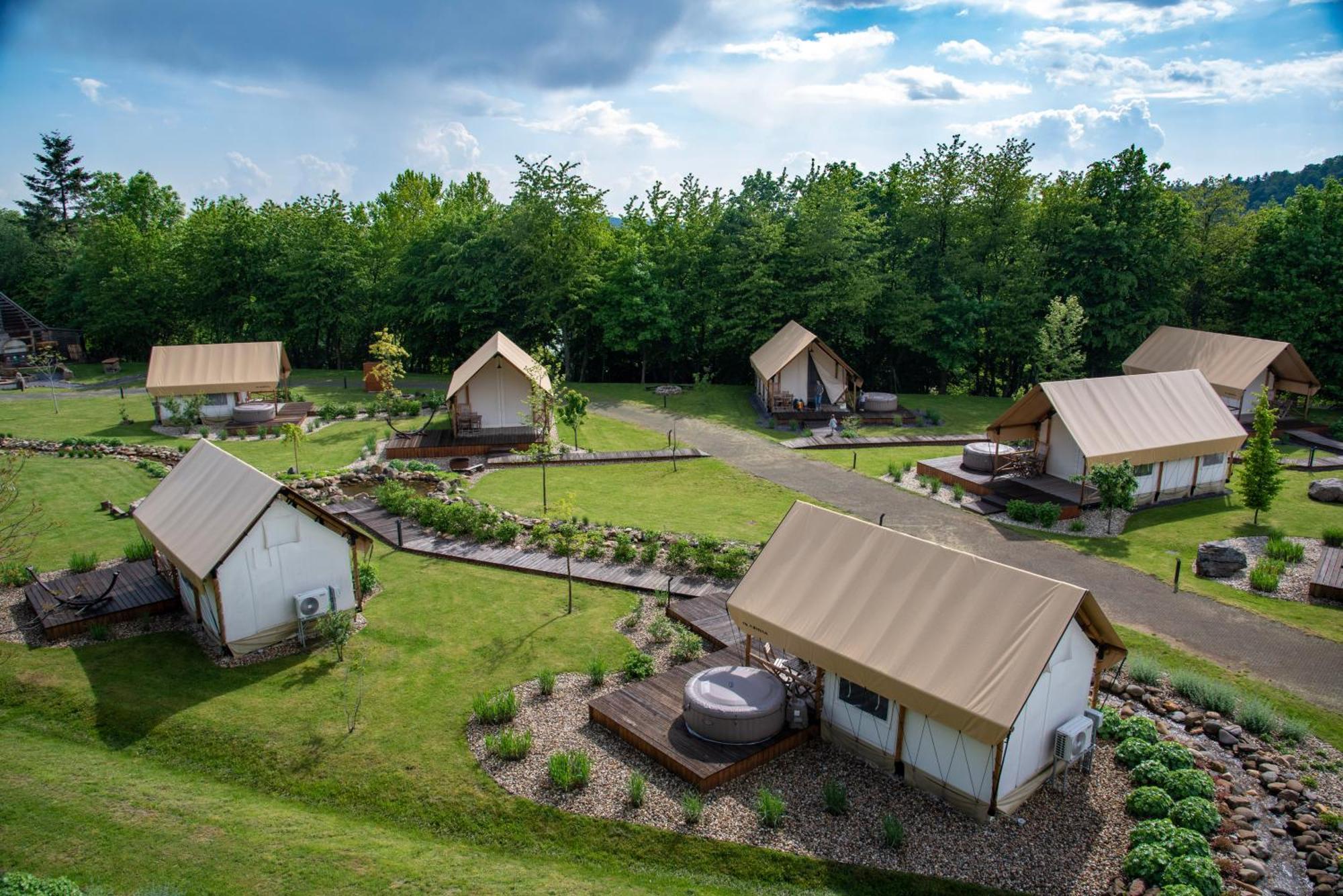 Banská Štiavnica Forrest Glamping酒店 外观 照片